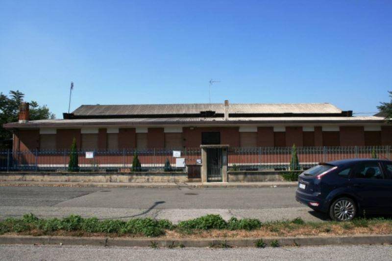 locale commerciale in affitto ad Orbassano