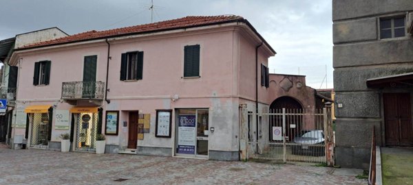 locale commerciale in affitto ad Orbassano