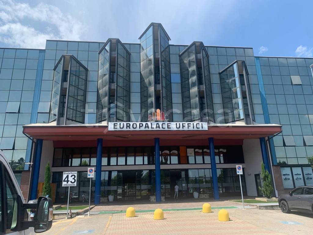 ufficio in affitto ad Orbassano