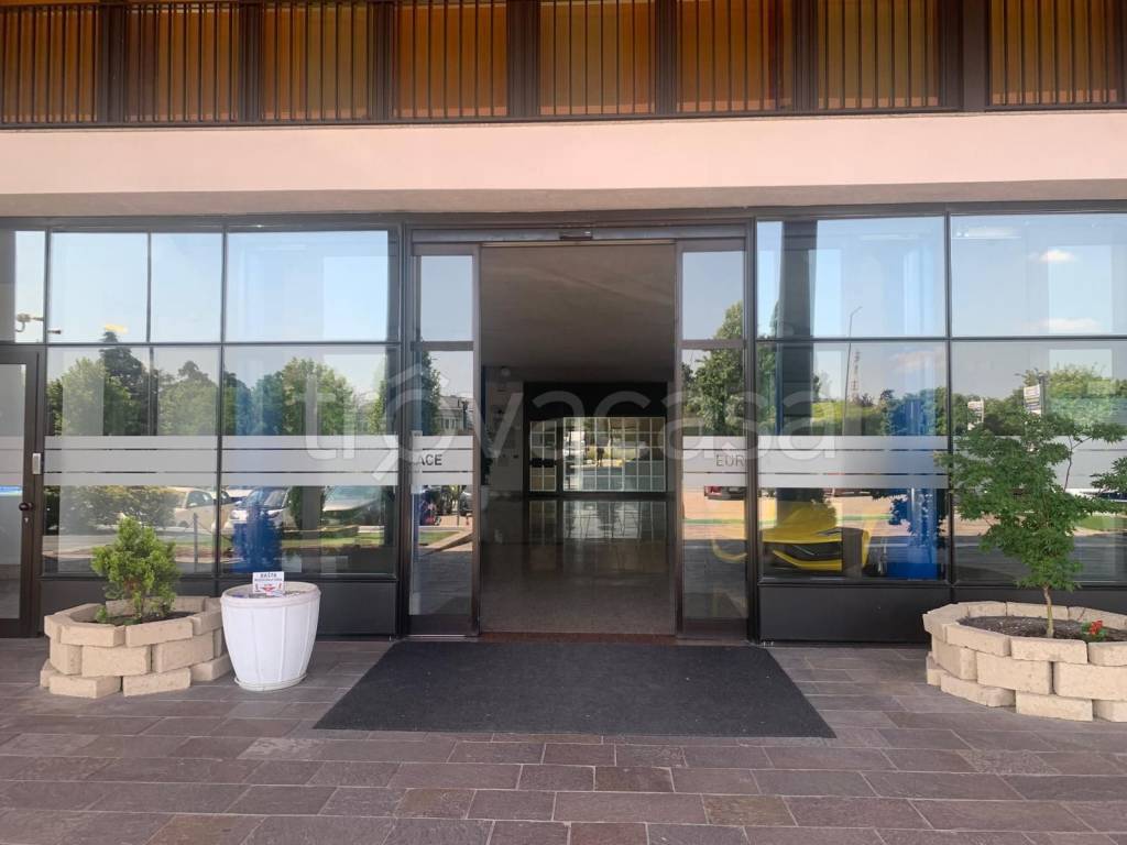ufficio in affitto ad Orbassano