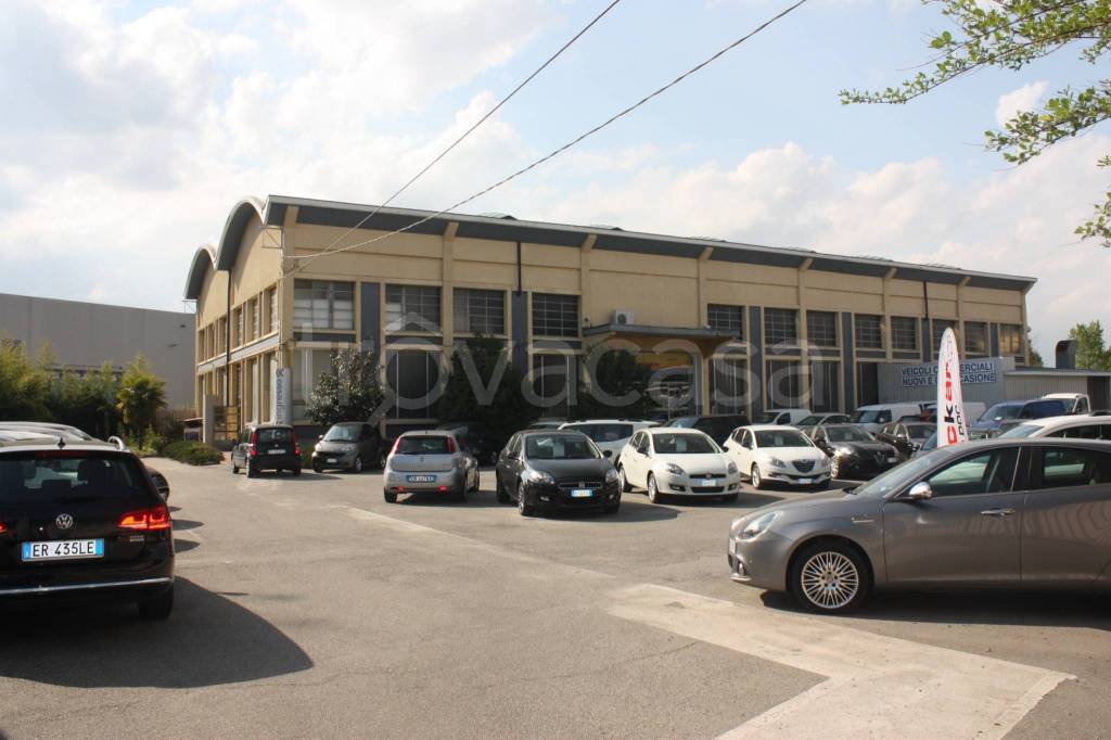locale commerciale in affitto ad Orbassano