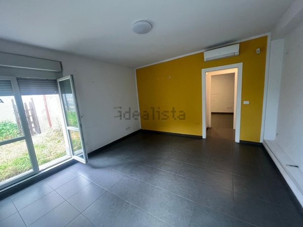 locale commerciale in affitto ad Orbassano