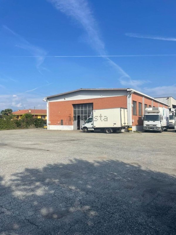 capannone in affitto ad Orbassano