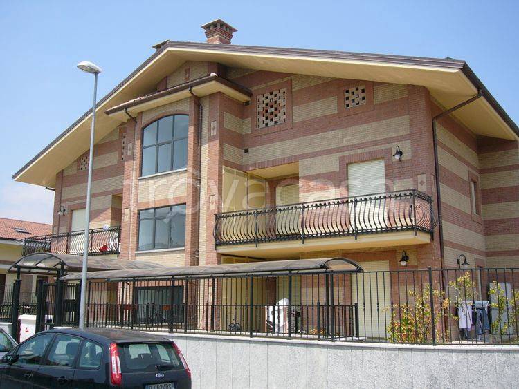 appartamento in affitto ad Orbassano