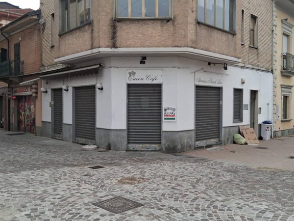 negozio in affitto ad Orbassano