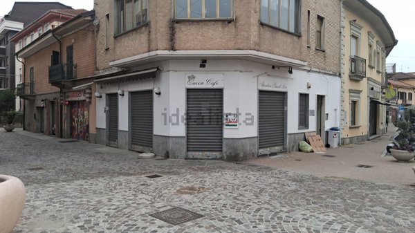 locale commerciale in affitto ad Orbassano