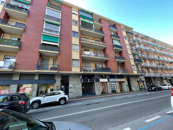 negozio in affitto ad Orbassano