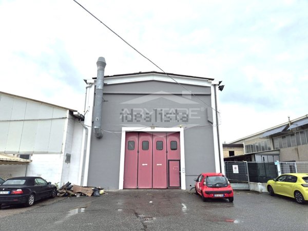 capannone in affitto ad Orbassano