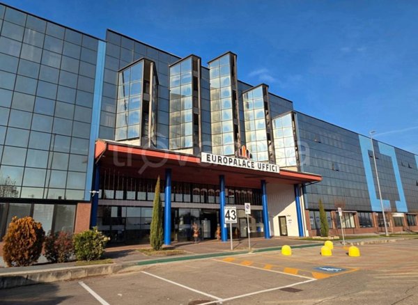 ufficio in affitto ad Orbassano