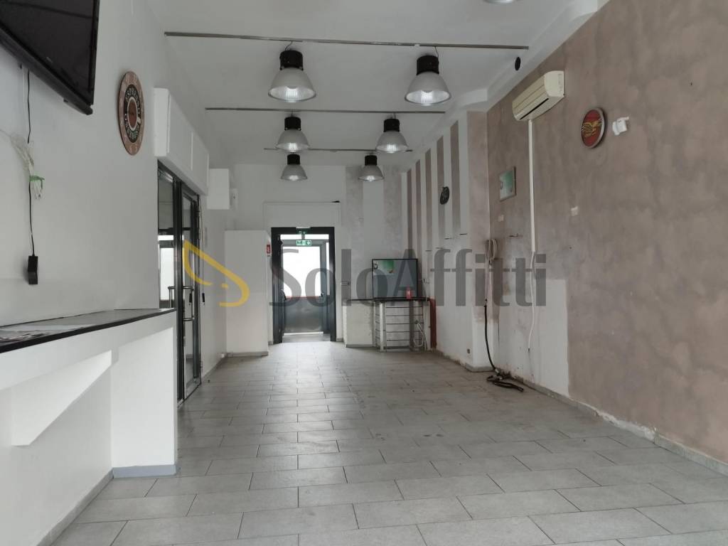 negozio in affitto ad Orbassano