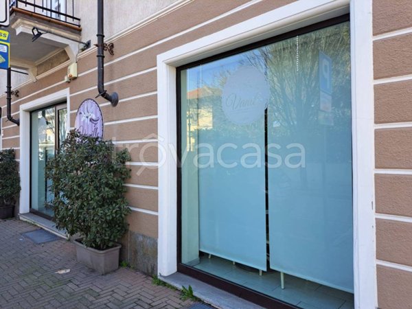 negozio in affitto ad Orbassano