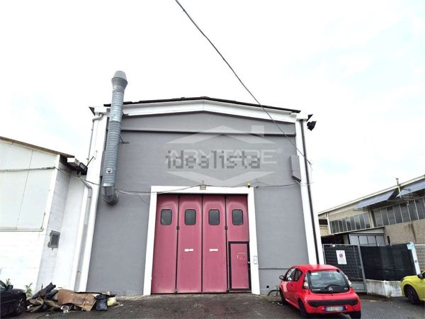 capannone in affitto ad Orbassano