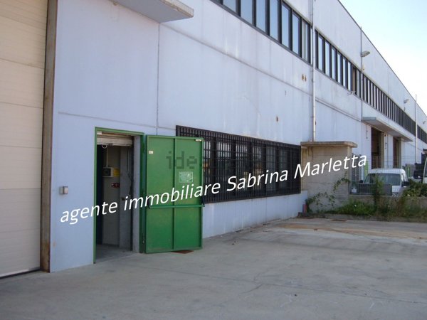 capannone in affitto ad Orbassano