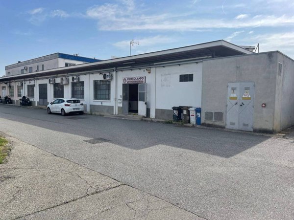 locale commerciale in affitto ad Orbassano