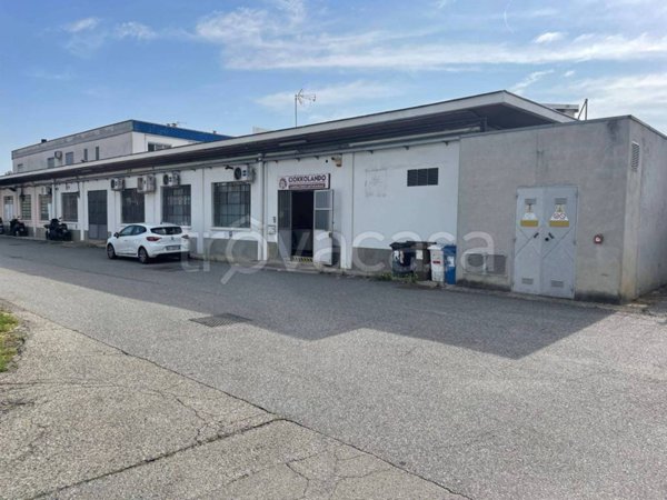 locale commerciale in affitto ad Orbassano