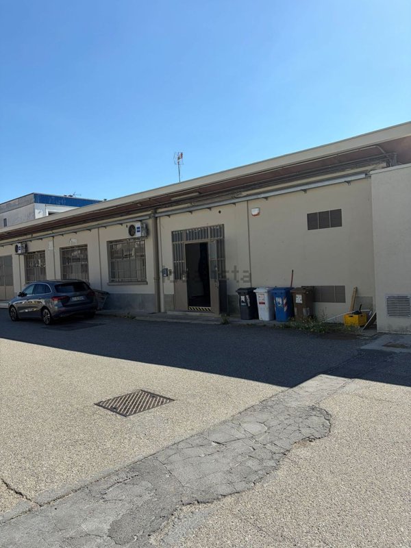 locale commerciale in affitto ad Orbassano