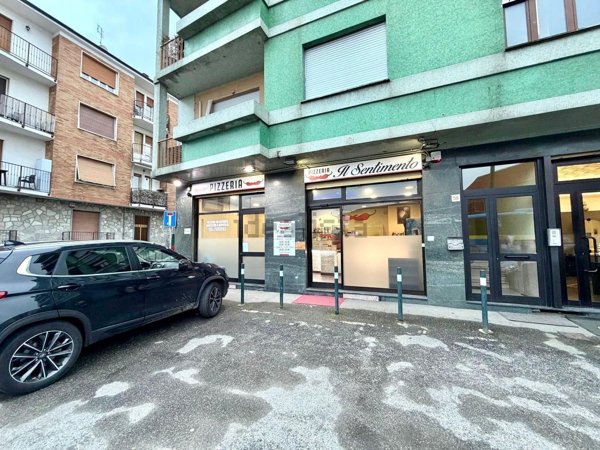 negozio in affitto ad Orbassano in zona Tetti Valfrè