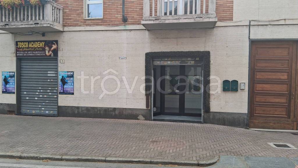 negozio in affitto ad Orbassano