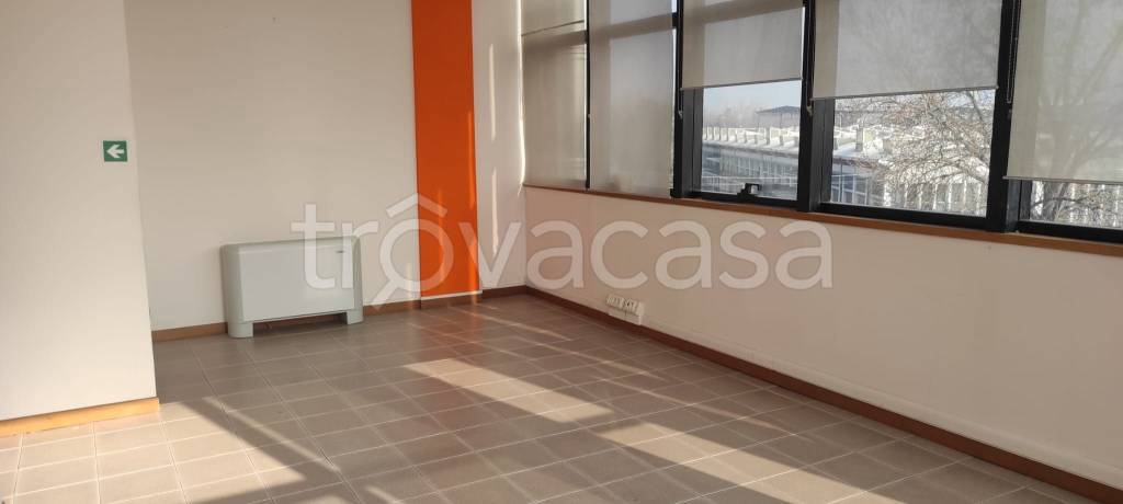 ufficio in affitto ad Orbassano