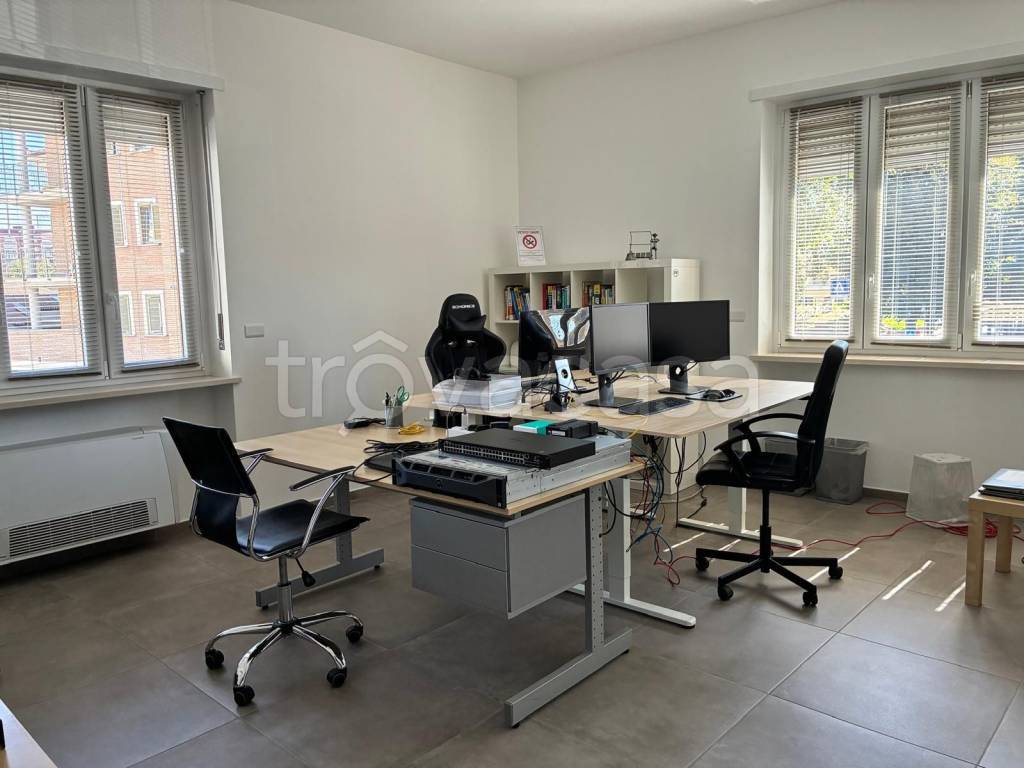 ufficio in affitto ad Orbassano in zona Tetti Valfrè
