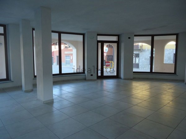 locale commerciale in affitto a Pancalieri