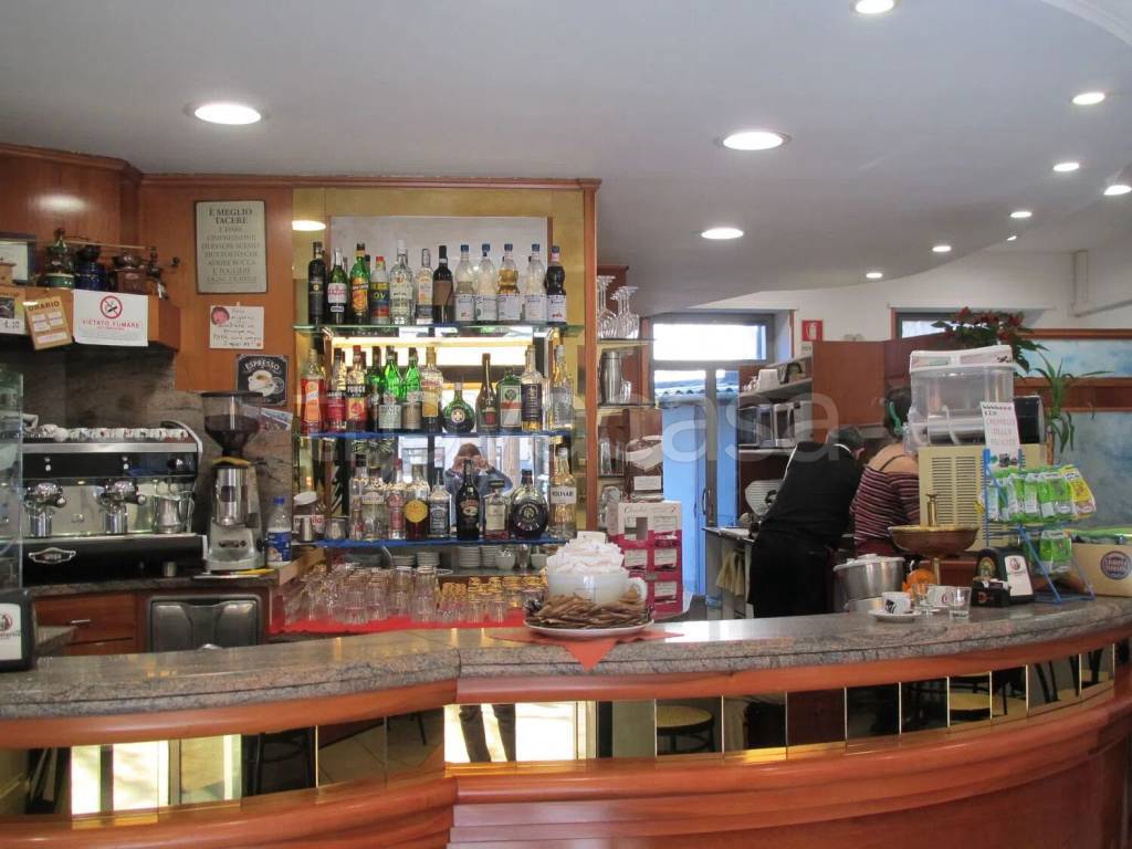 negozio in affitto a Parella