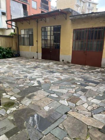 locale commerciale in affitto a Parella