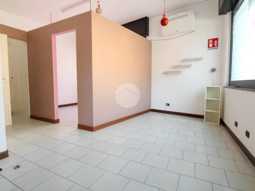 negozio in affitto ad Agnadello