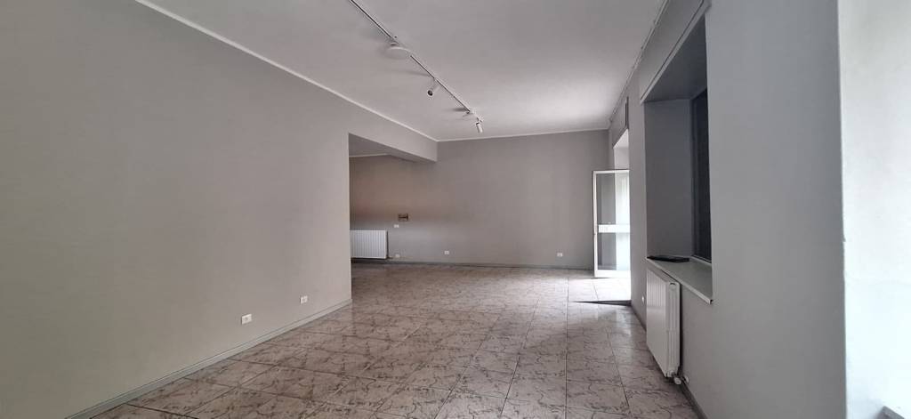 negozio in affitto ad Agnadello