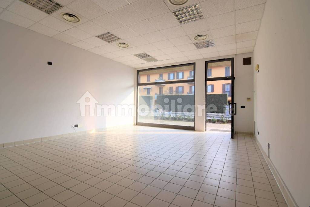 negozio in affitto ad Agnadello