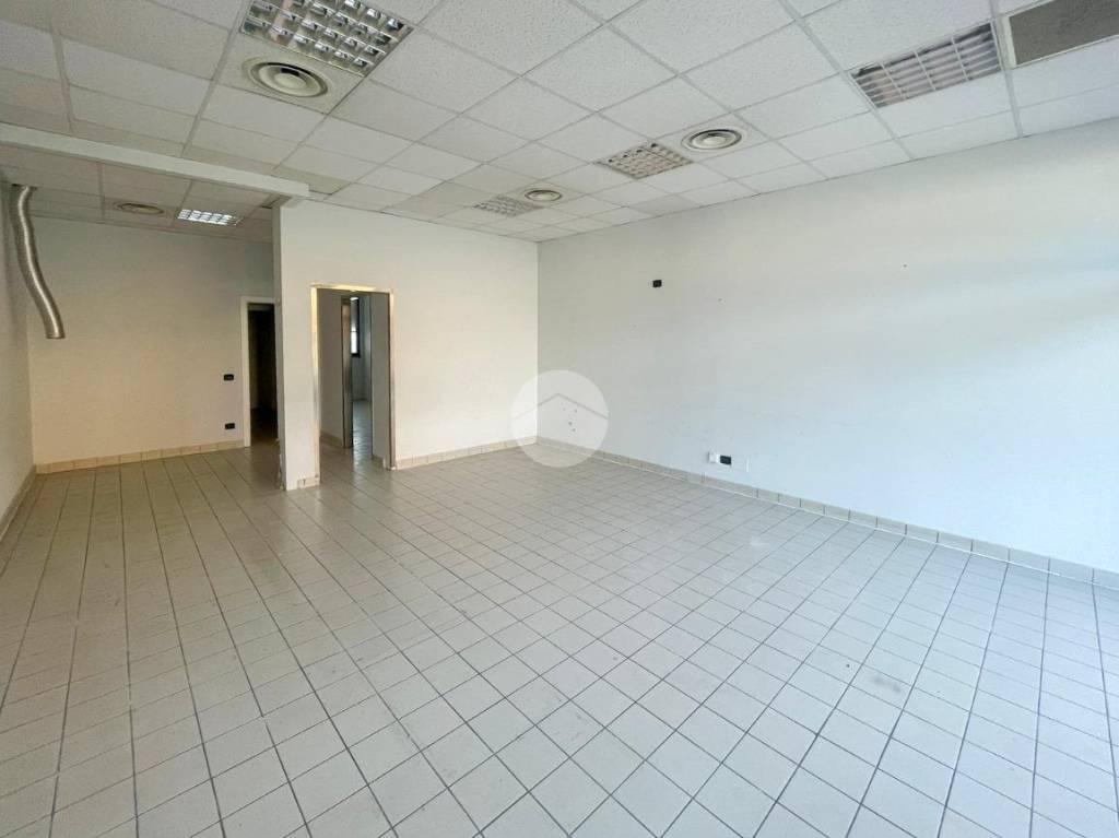 negozio in affitto ad Agnadello