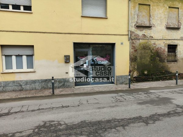 locale commerciale in affitto a Capergnanica
