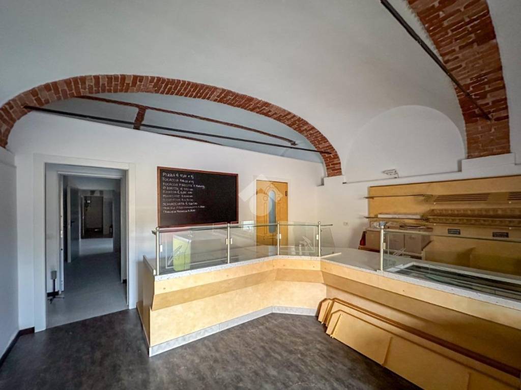 negozio in affitto a Casalbuttano ed Uniti