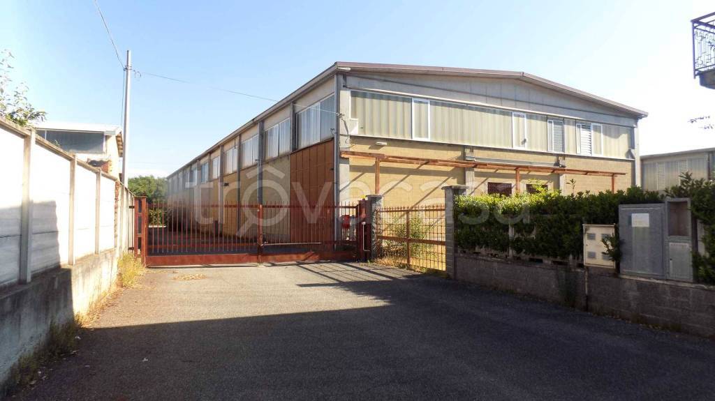 locale commerciale in affitto a Pianezza