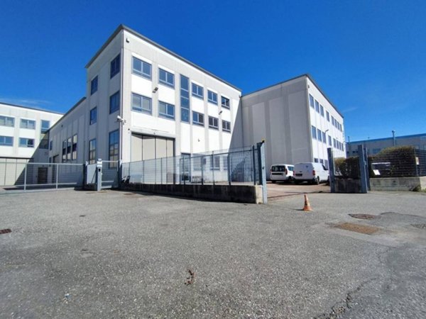 locale commerciale in affitto a Pianezza