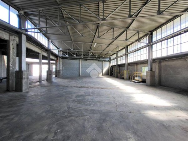locale commerciale in affitto a Pianezza
