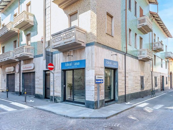 negozio in affitto a Pianezza
