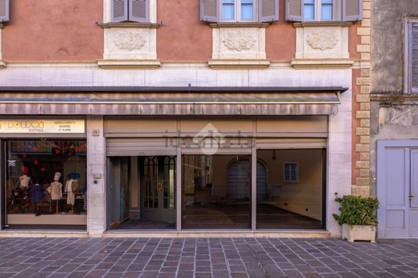 locale commerciale in affitto a Castelleone in zona Cortellona