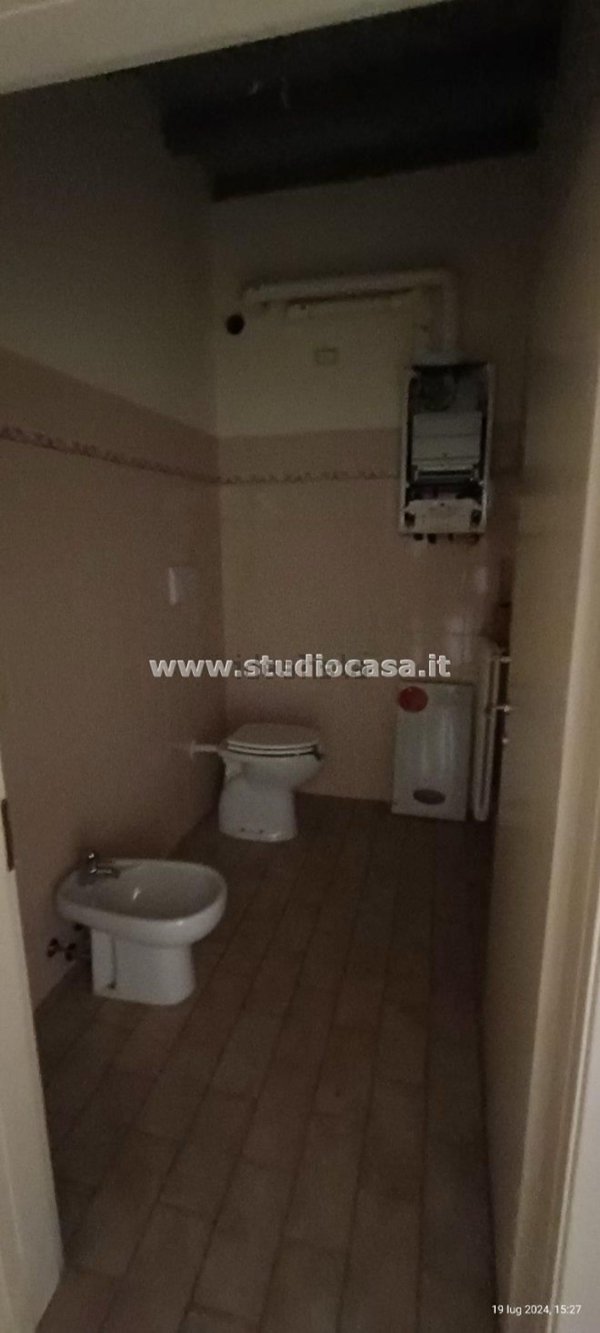 ufficio in affitto a Castelleone in zona Cortellona