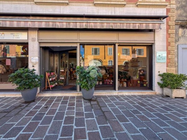 negozio in affitto a Castelleone