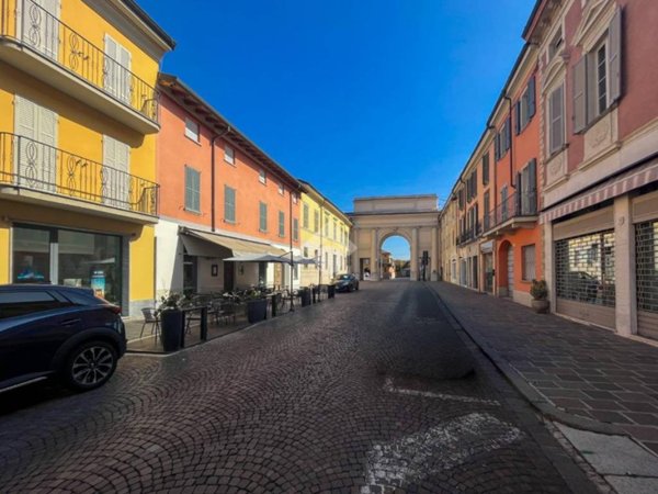 negozio in affitto a Castelleone