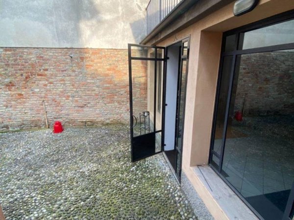 negozio in affitto a Crema
