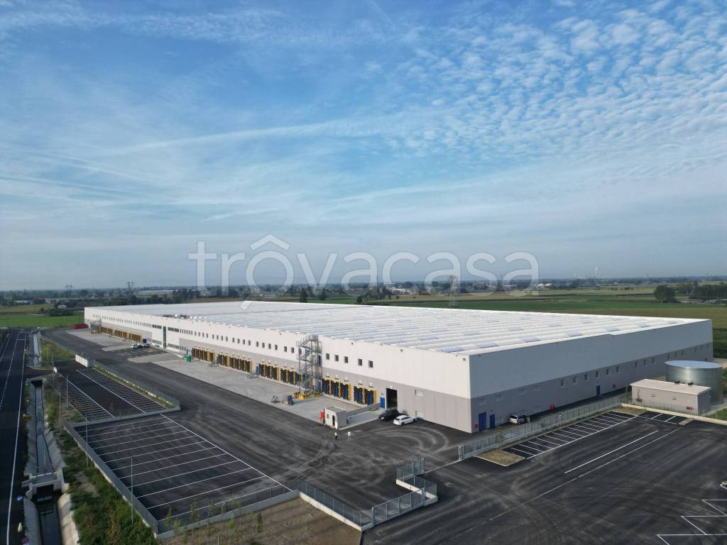 locale commerciale in affitto a Crema