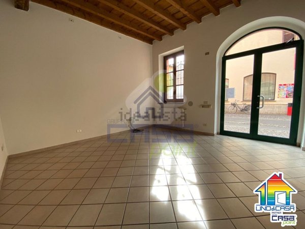 negozio in affitto a Crema