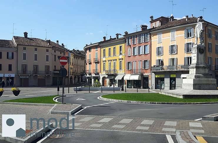 negozio in affitto a Crema