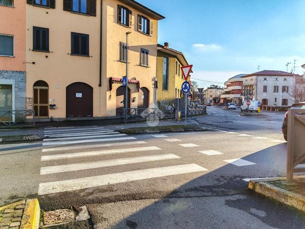 locale commerciale in affitto a Crema