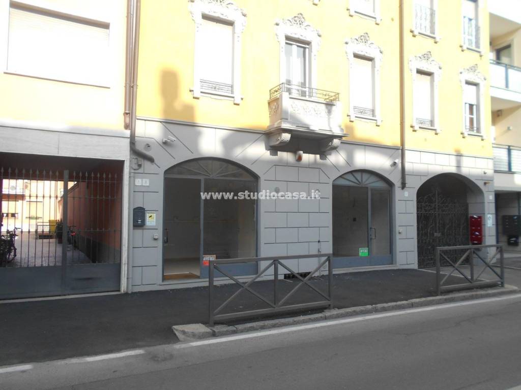 negozio in affitto a Crema
