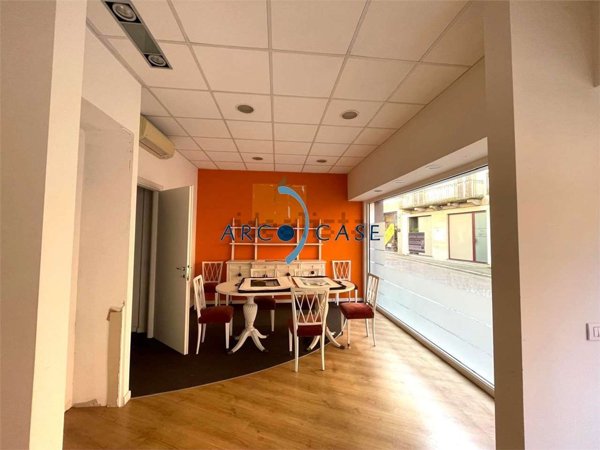 locale commerciale in affitto a Crema
