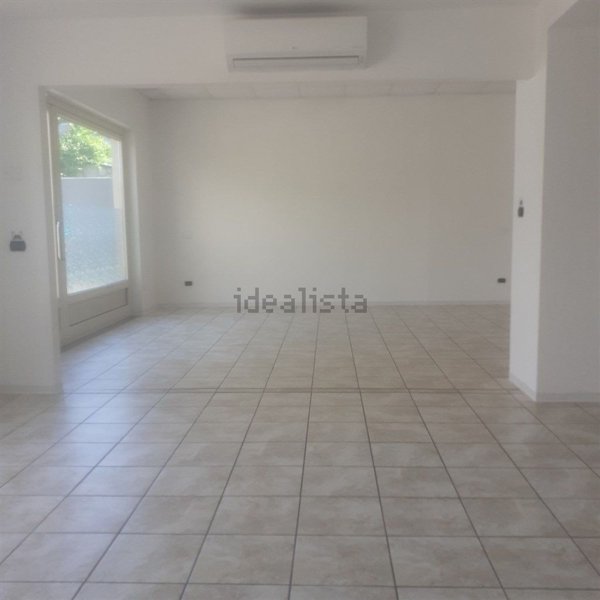 negozio in affitto a Crema