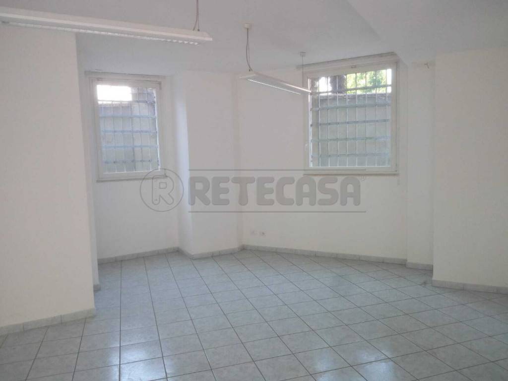 negozio in affitto a Crema